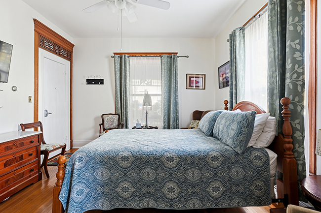 Cozy, Furnished Victorian Apartment in Downtown Hammondsport - Photo 6