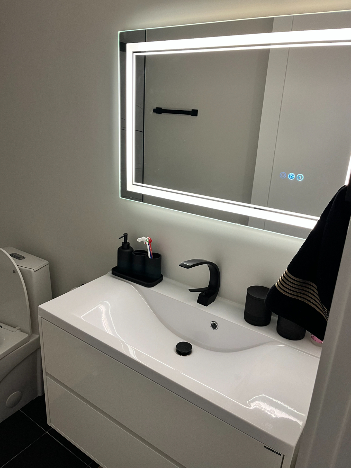 Primary Bedroom in Co-Living Space in Northeast DC - Photo 10