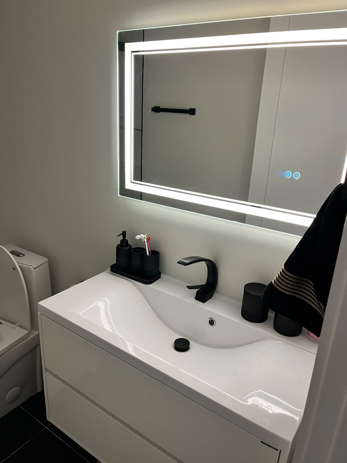 Primary Bedroom in Co-Living Space in Northeast DC - Photo 2