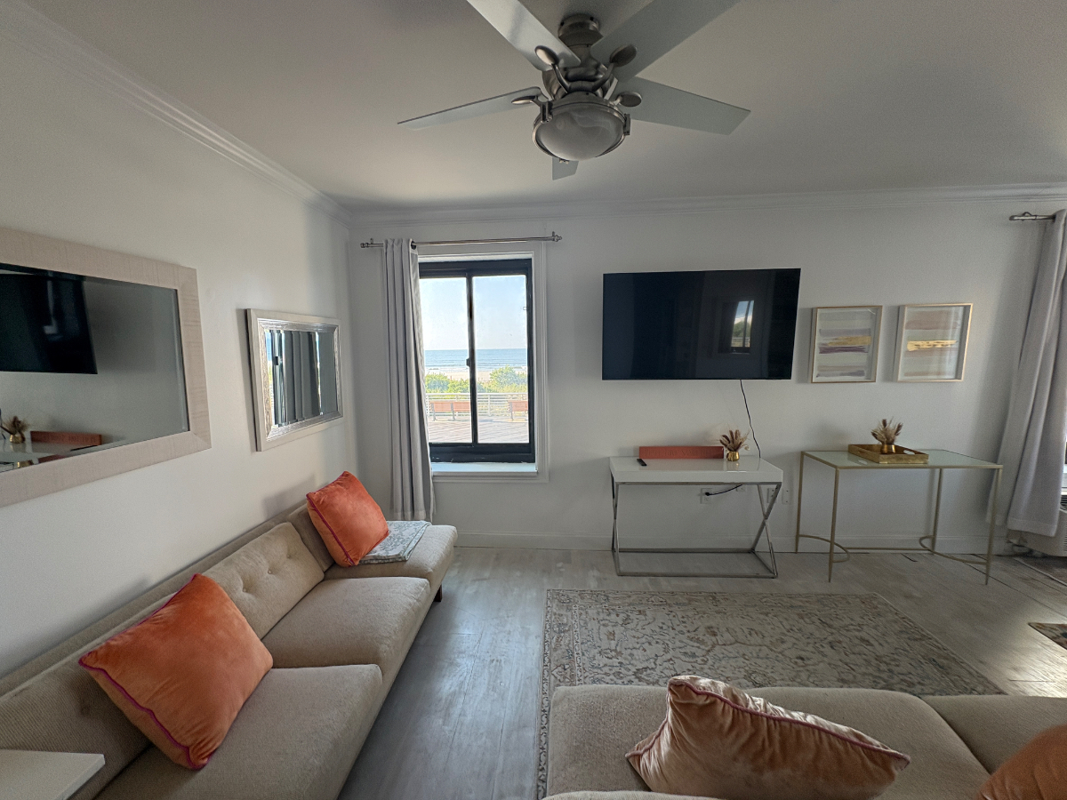 Oceanfront Condo w/ Parking Dog Ok - Photo 3