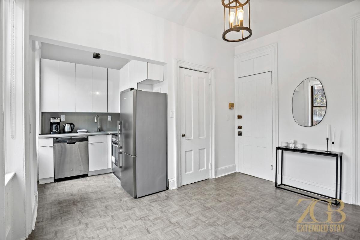 257 West - Photo 2