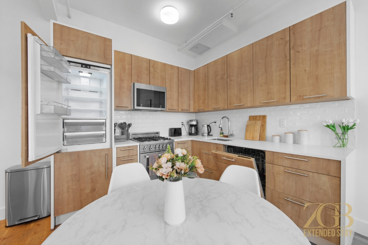 517 West - Photo 2