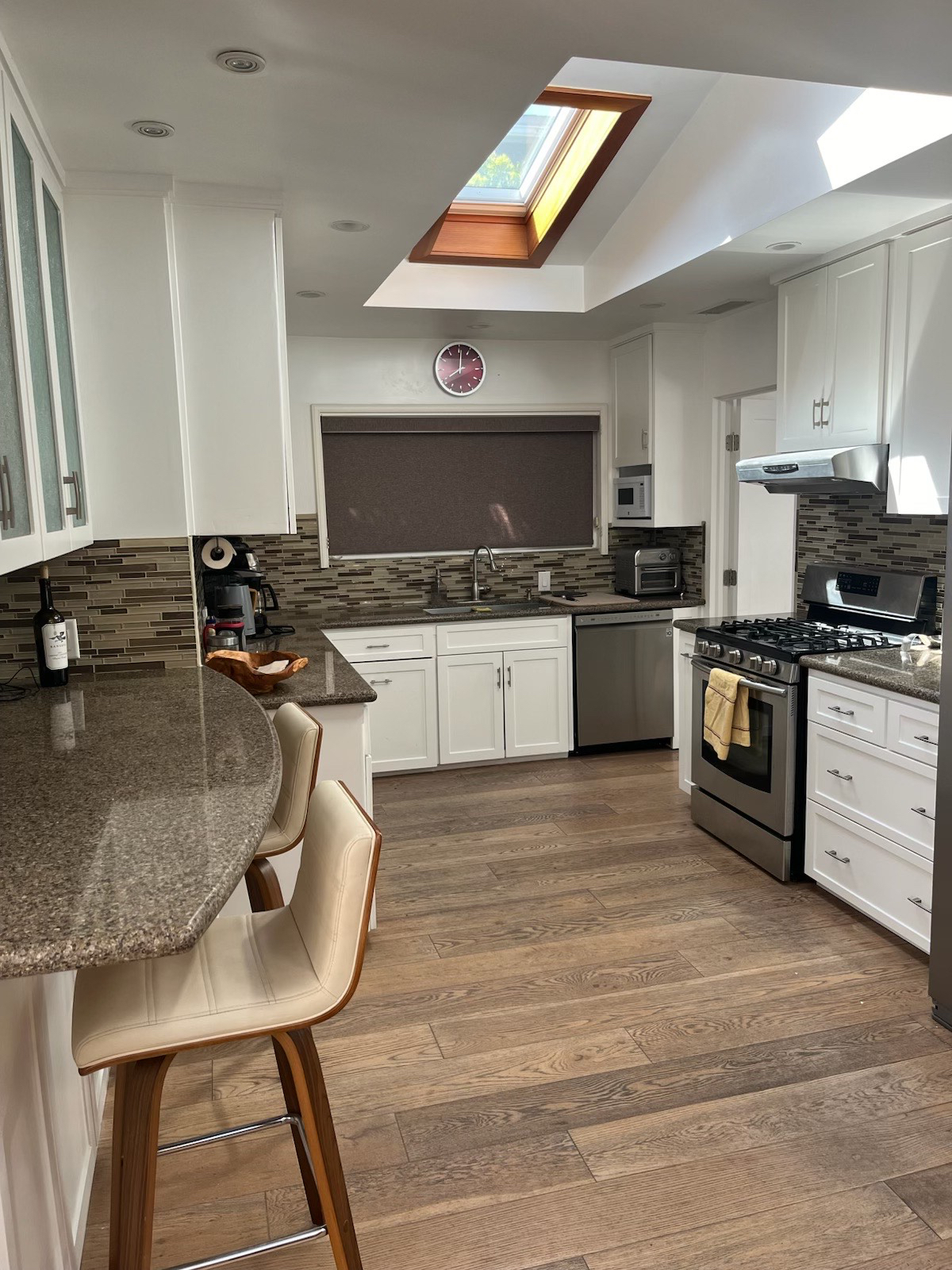 Furnished Ventura Retreat 2BR Home w/ Hot Tub, Outdoor Kitchen & Utilities Included - Photo 3