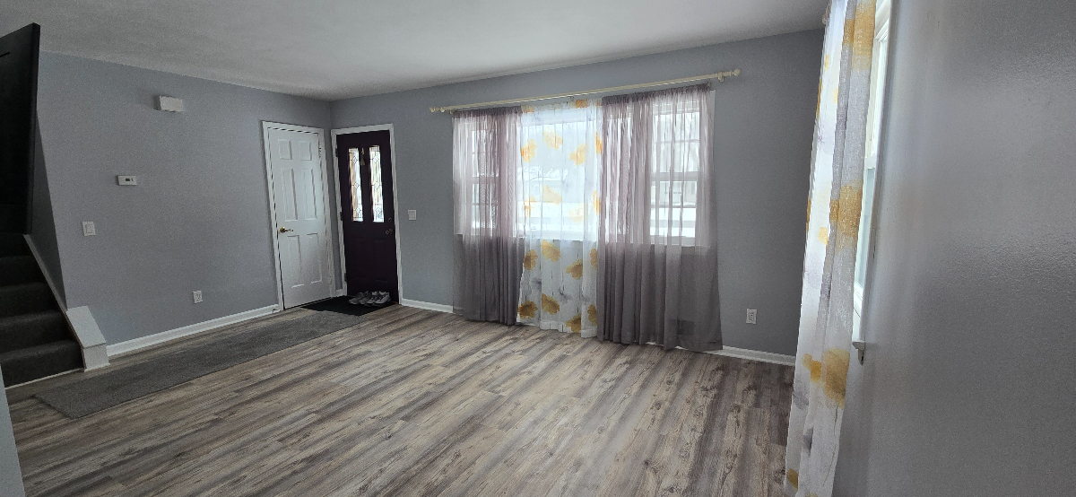 3 bedroom home in Gates. Close to hospitals and expressway - Photo 2
