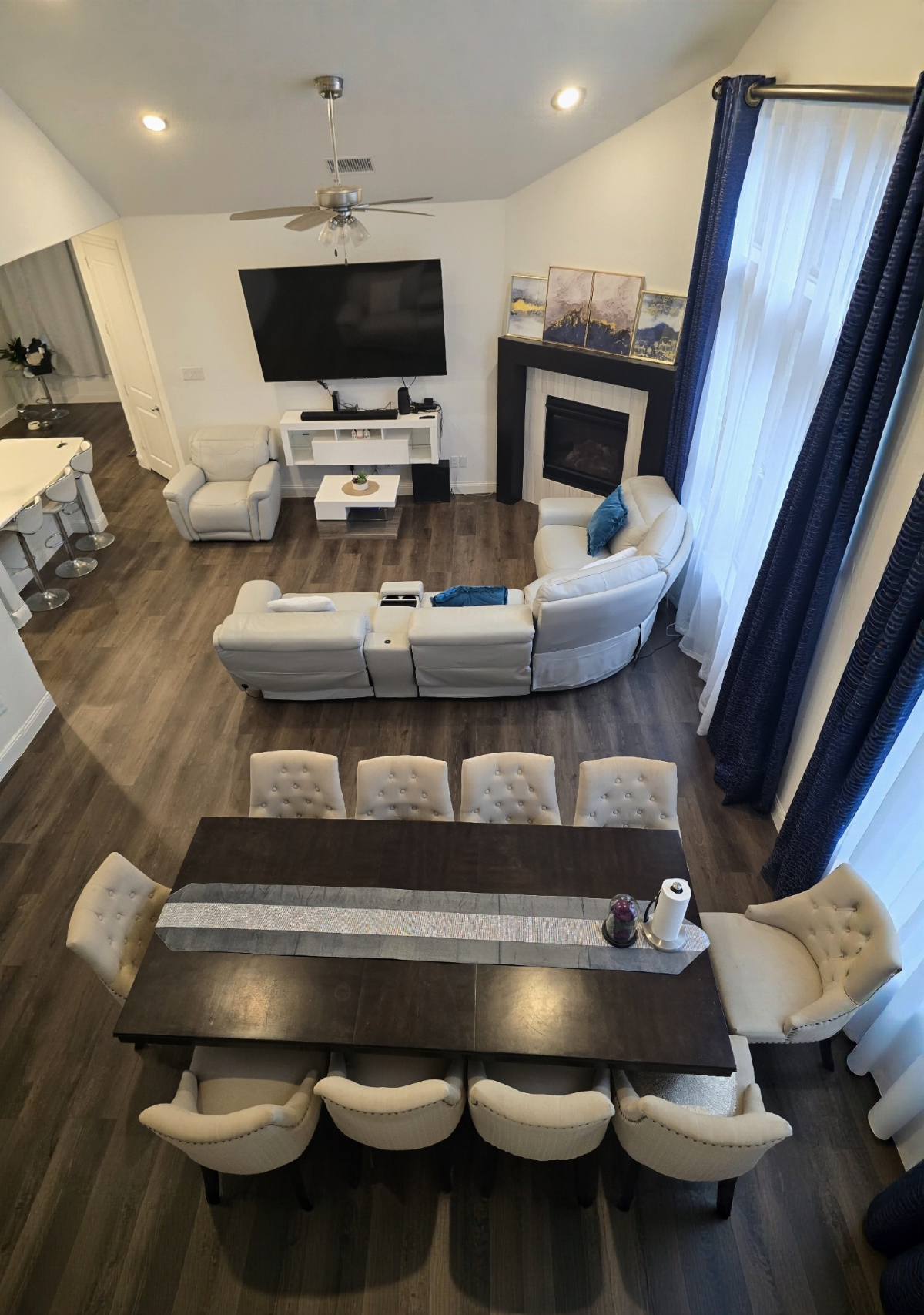 1-3 Private Bedrooms in Executive Owner-Occupied Beautiful Luxury Home in Viridian | All Bills & Res - Photo 11