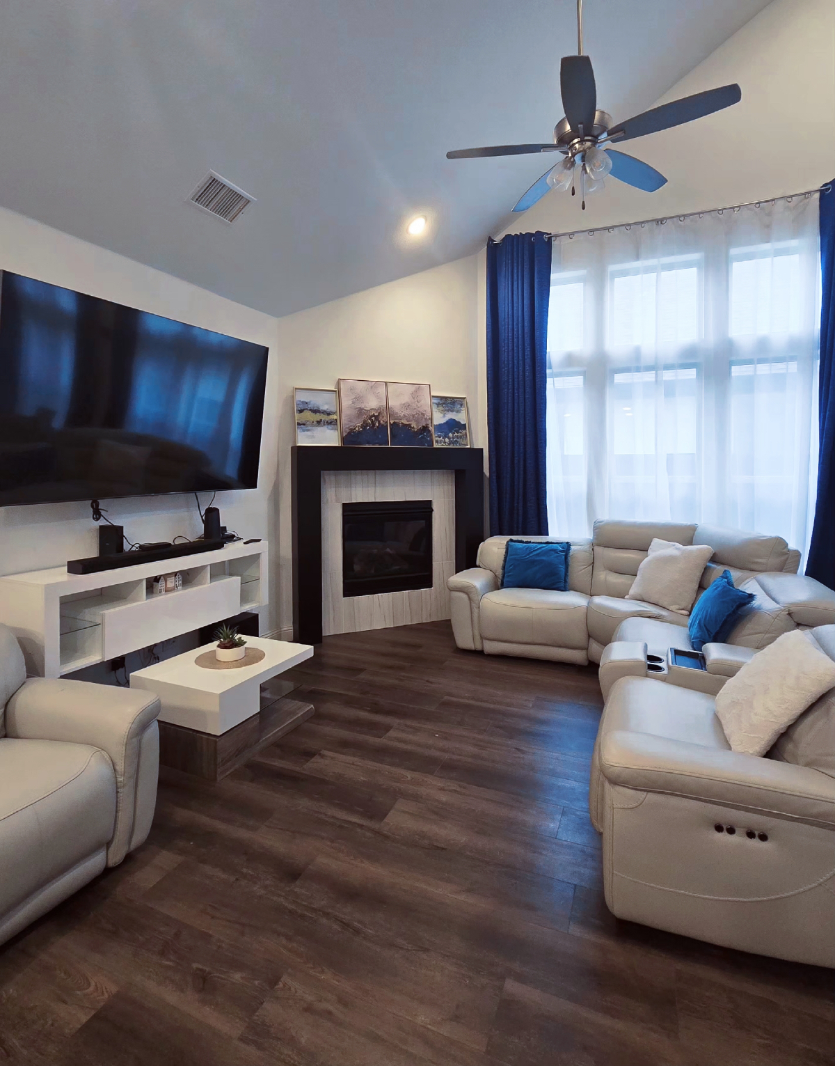 1-3 Private Bedrooms in Executive Owner-Occupied Beautiful Luxury Home in Viridian | All Bills & Res - Photo 12