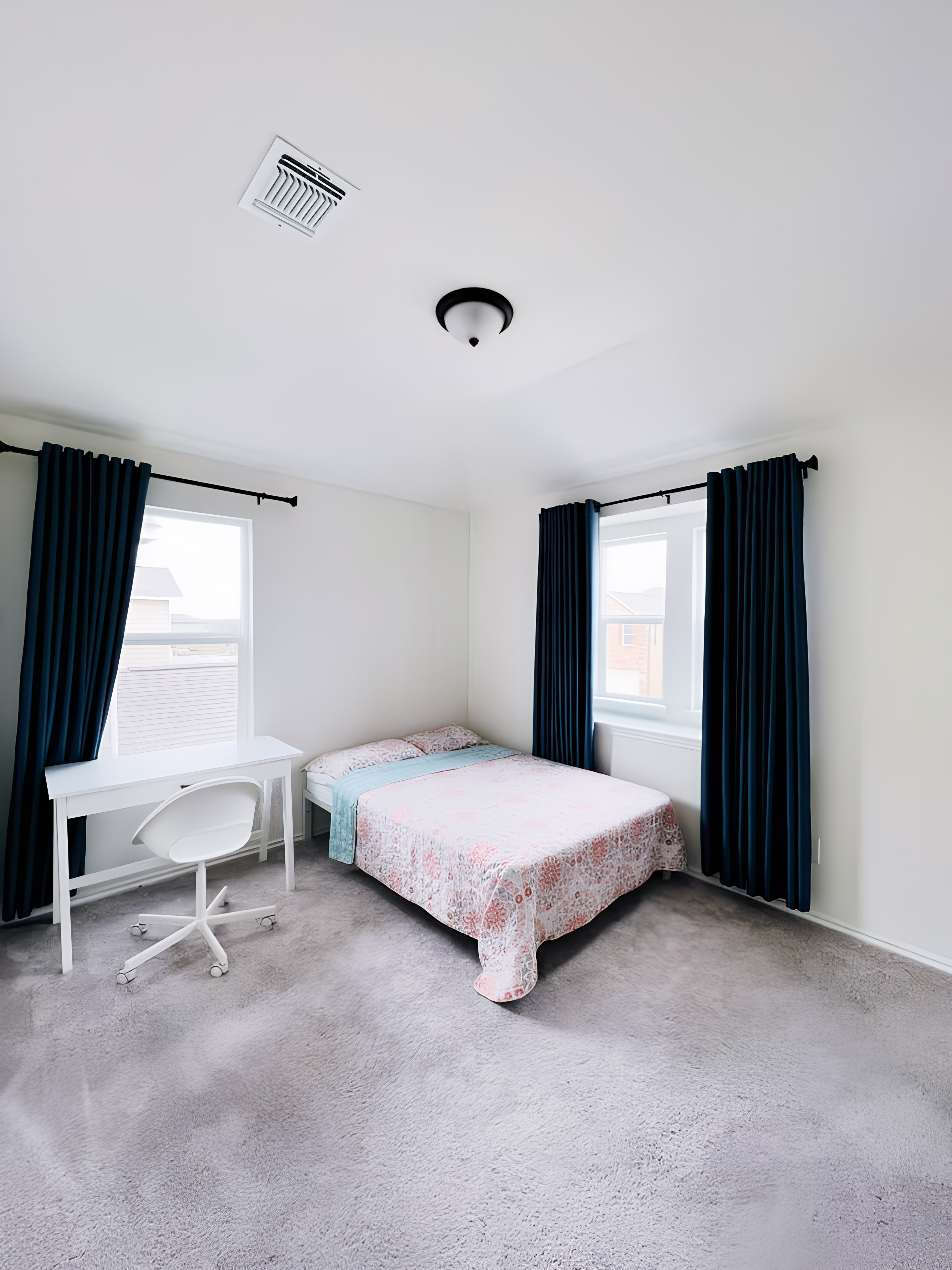 Manor PadSplit Perfect for Commuters - Quick access to Tesla, Samsung & Amazon with essential amenit - Photo 6