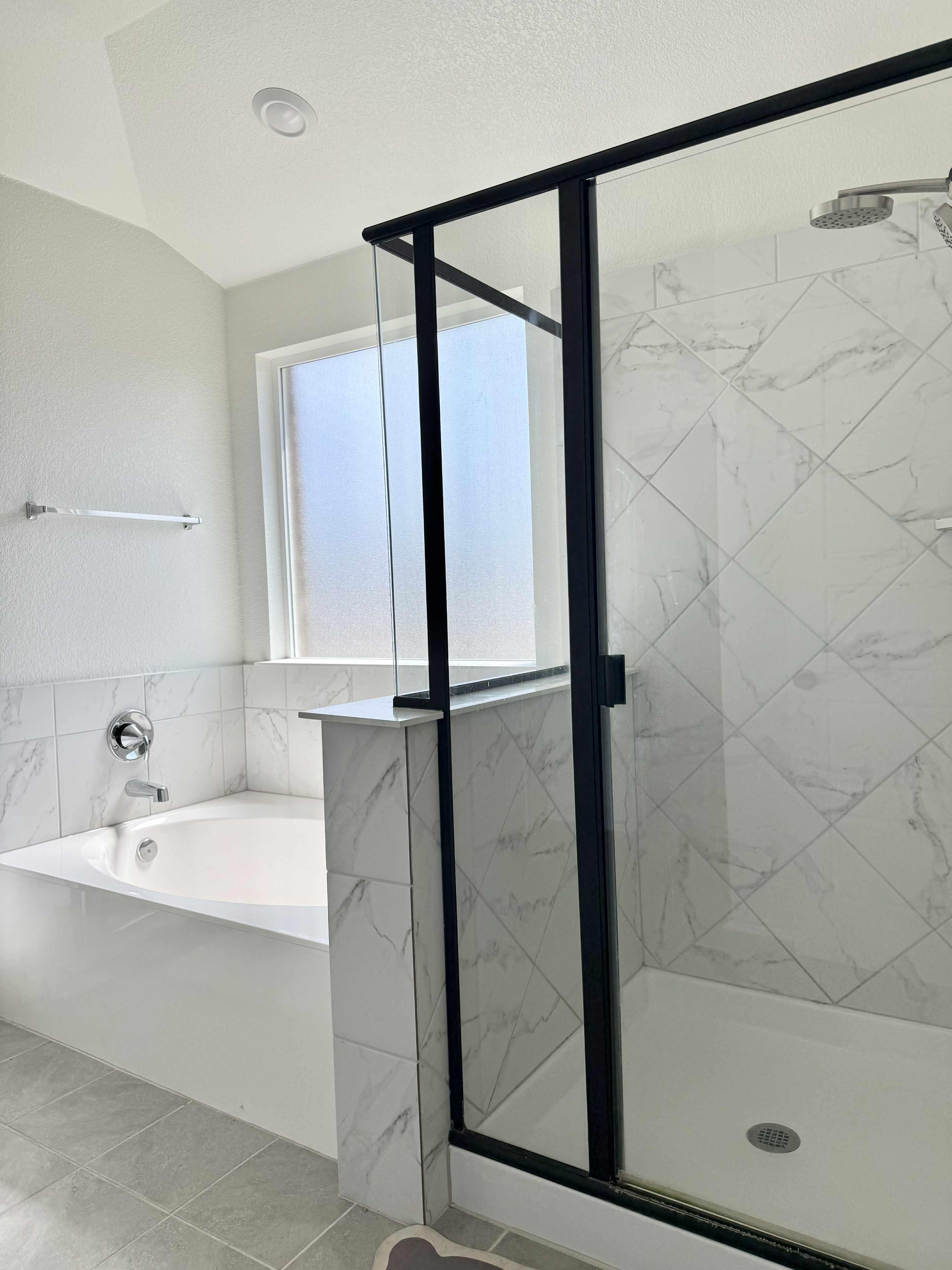 Manor PadSplit Perfect for Commuters - Quick access to Tesla, Samsung & Amazon with essential amenit - Photo 9