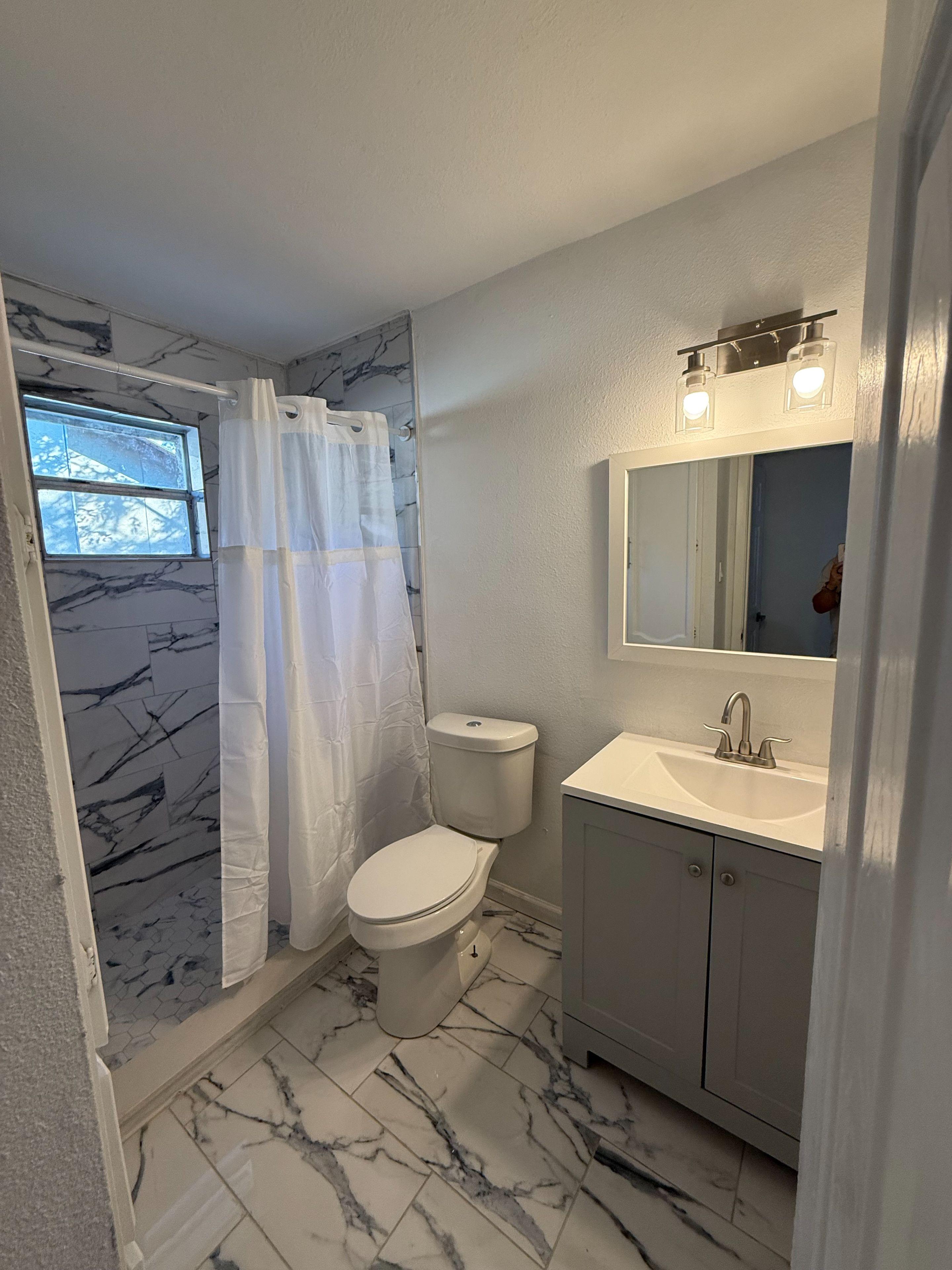 Renovated East Austin Rooms for Rent | No Move-In Fee Utilities Included | Close to Tesla & Samsung - Photo 2