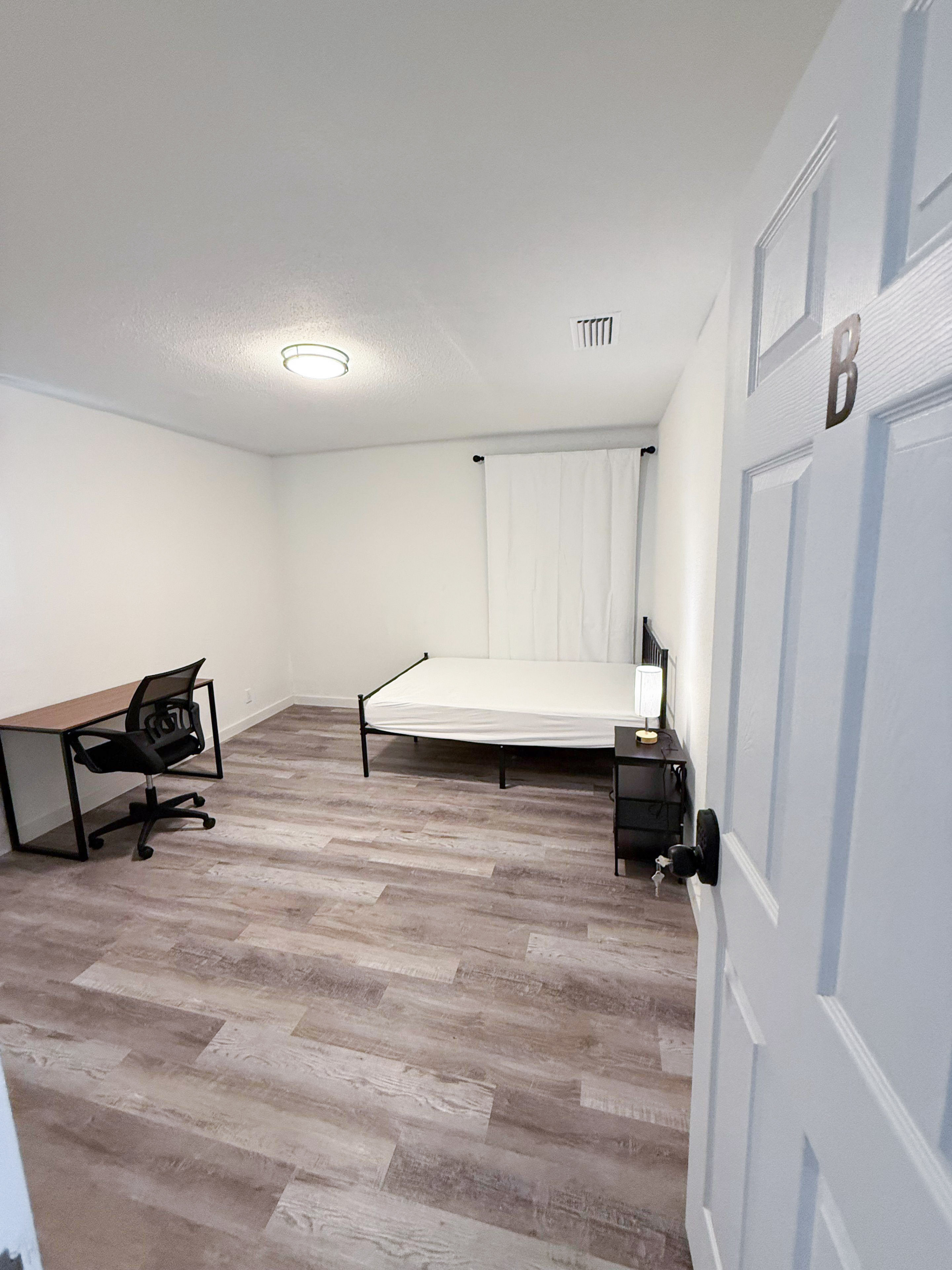 Renovated East Austin Rooms for Rent | No Move-In Fee Utilities Included | Close to Tesla & Samsung - Photo 4