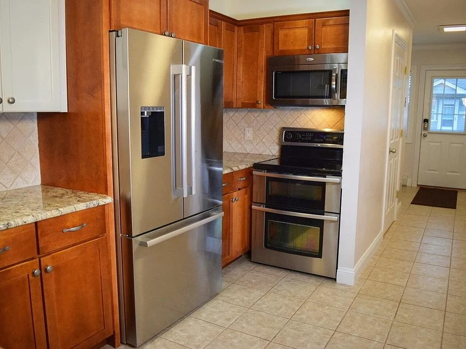 Beautiful and Spacious Condo- Your Perfect Home Away From Home - Photo 4