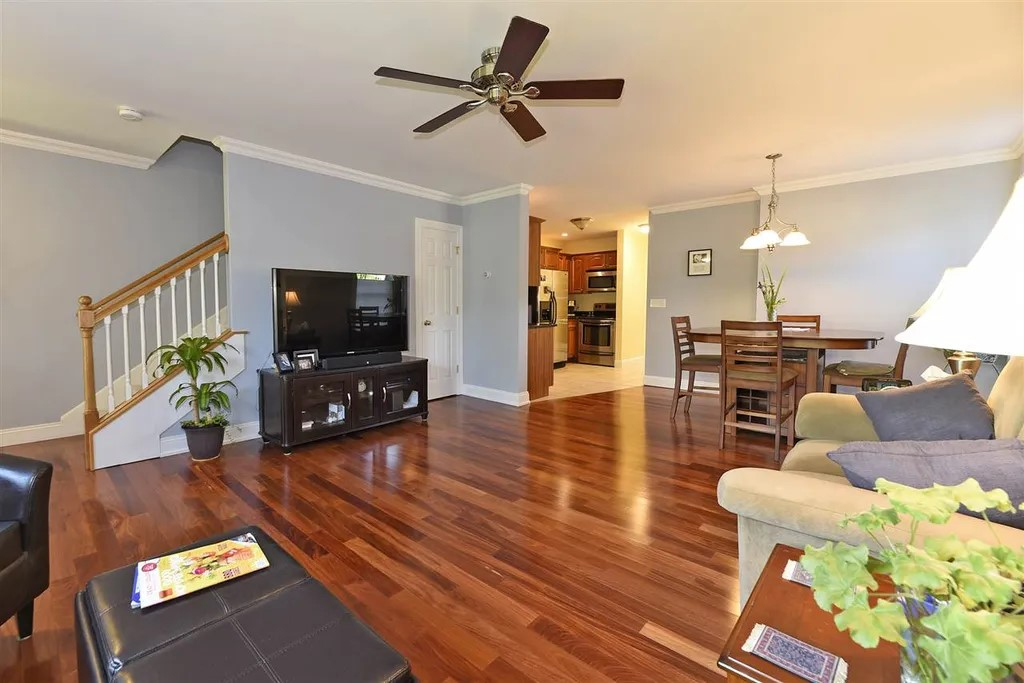Beautiful and Spacious Condo- Your Perfect Home Away From Home - Photo 5