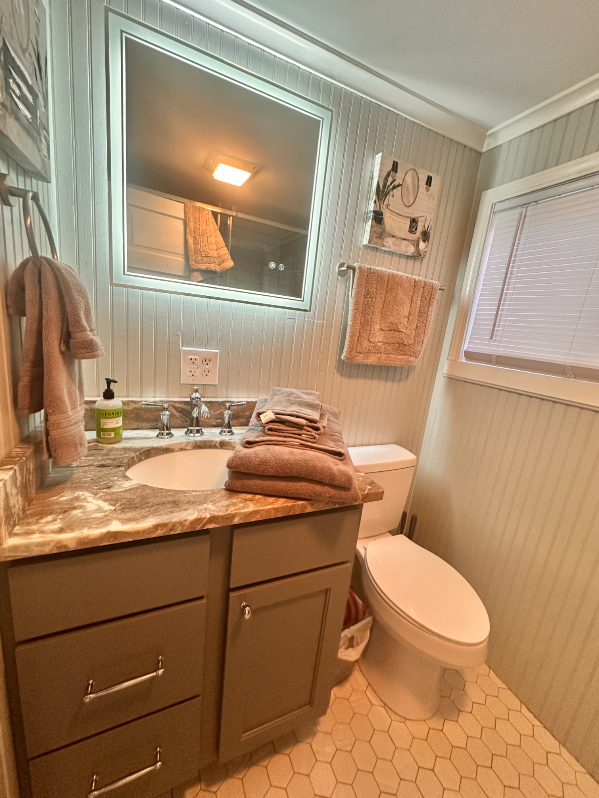 2018 Kanawha Blvd East Riverfront Studio Retreat, Steps from WV State Capitol - Photo 11