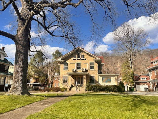 2018 Kanawha Blvd East Riverfront Studio Retreat, Steps from WV State Capitol - Photo 1
