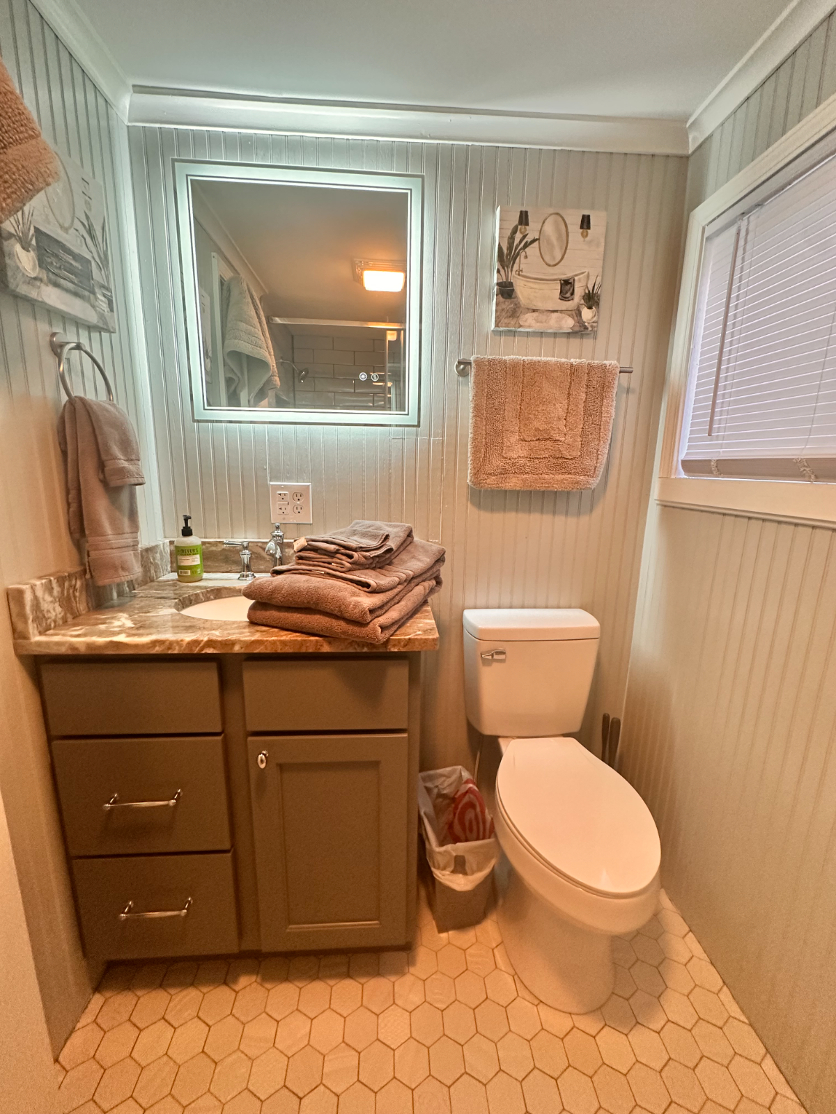 2018 Kanawha Blvd East Riverfront Studio Retreat, Steps from WV State Capitol - Photo 8