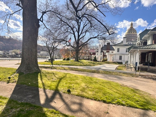 2018 Kanawha Blvd East Riverfront Studio Retreat, Steps from WV State Capitol - Photo 11