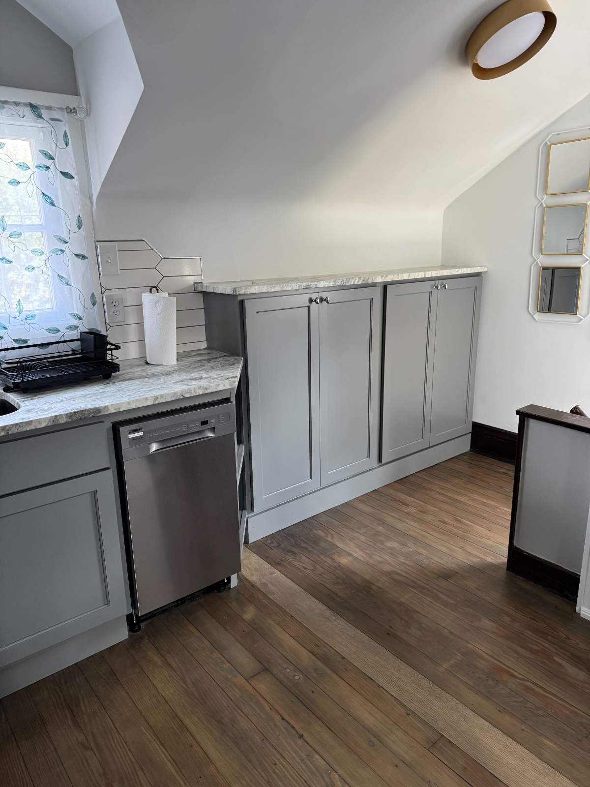 2018 Kanawha Blvd East Riverfront Studio Retreat, Steps from WV State Capitol - Photo 2
