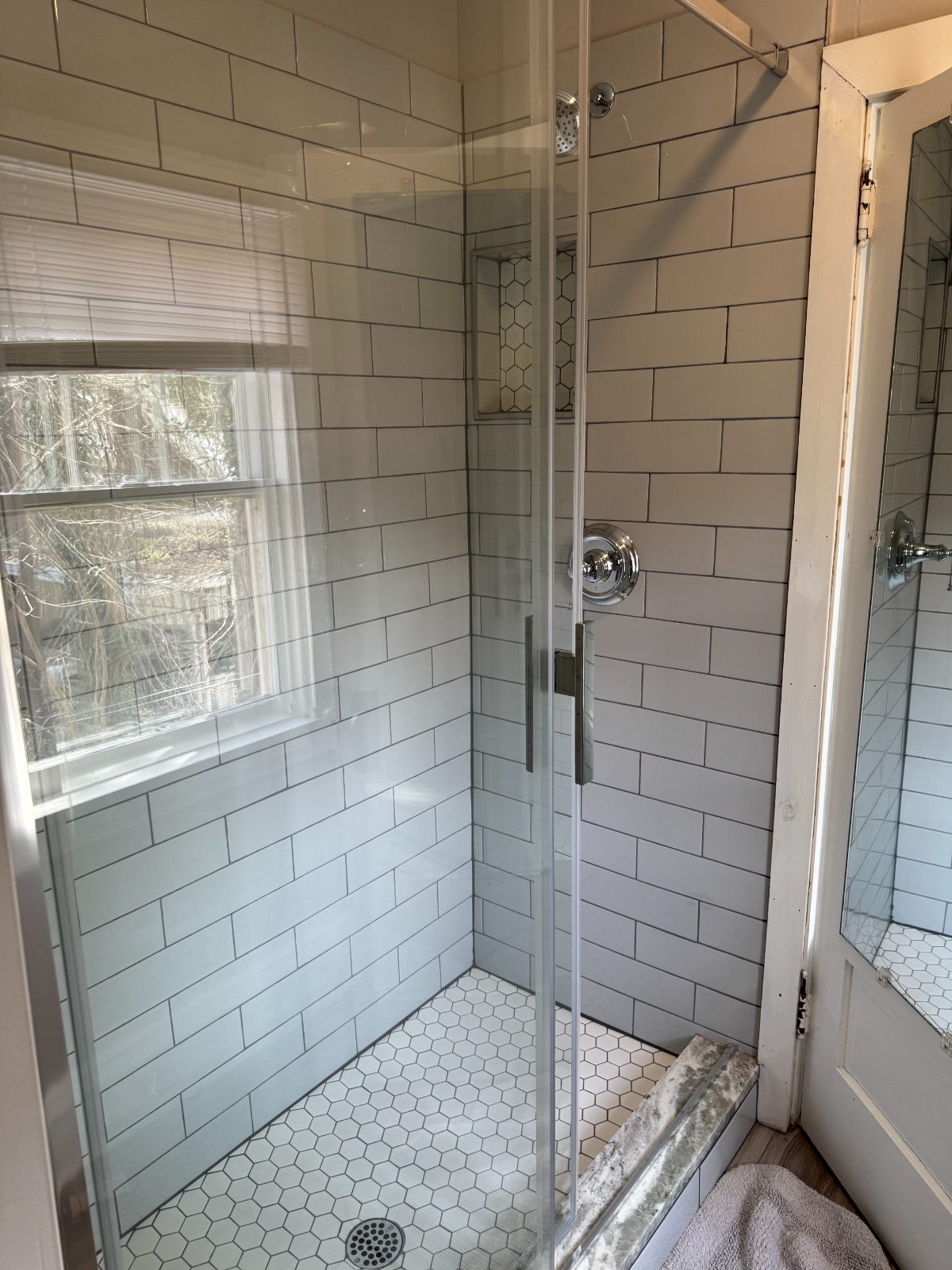 2018 Kanawha Blvd East Riverfront Studio Retreat, Steps from WV State Capitol - Photo 4