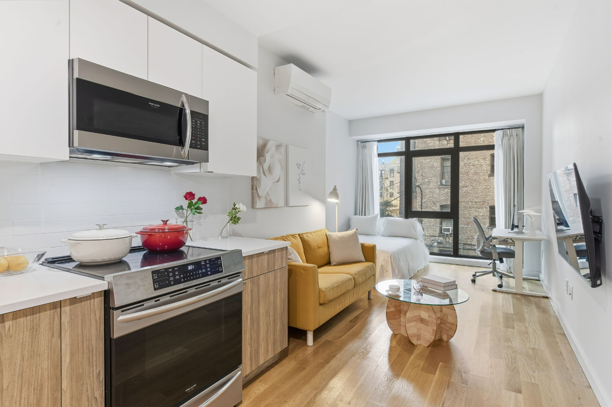 Elegant Studio Apartment in the Heart of Astoria (Brand New Boutique Building) - Photo 1