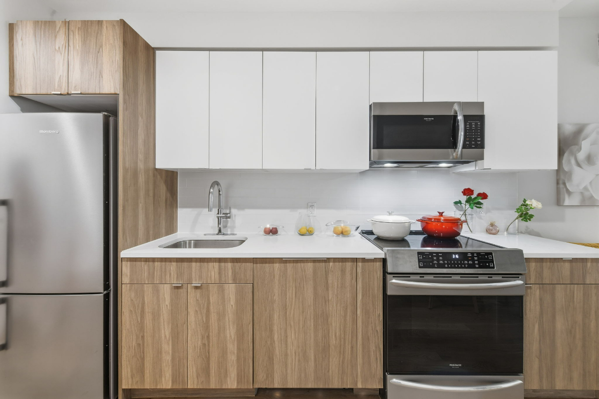 Elegant Studio Apartment in the Heart of Astoria (Brand New Boutique Building) - Photo 2