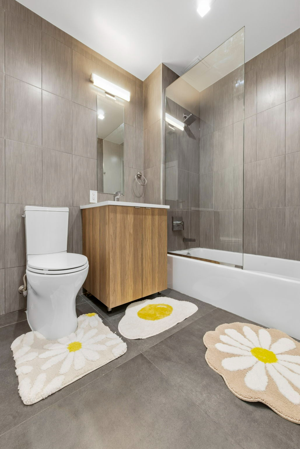 Elegant Studio Apartment in the Heart of Astoria  (Brand New Boutique Building) - Photo 7