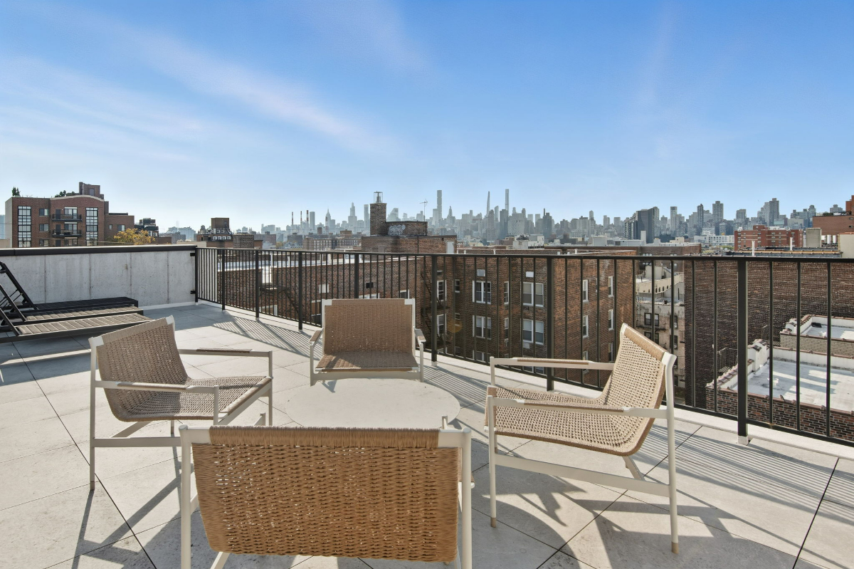 Elegant Studio Apartment in the Heart of Astoria  (Brand New Boutique Building) - Photo 9