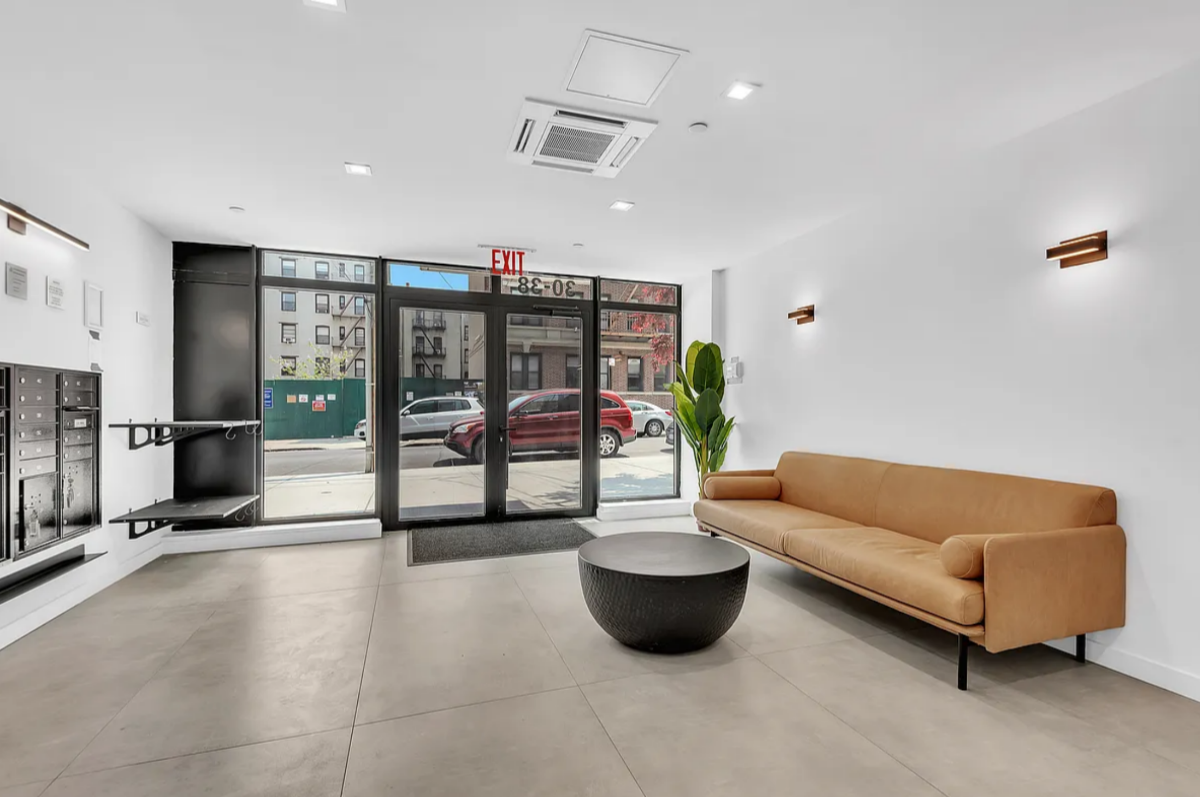 Elegant Studio Apartment in the Heart of Astoria  (Brand New Boutique Building) - Photo 10