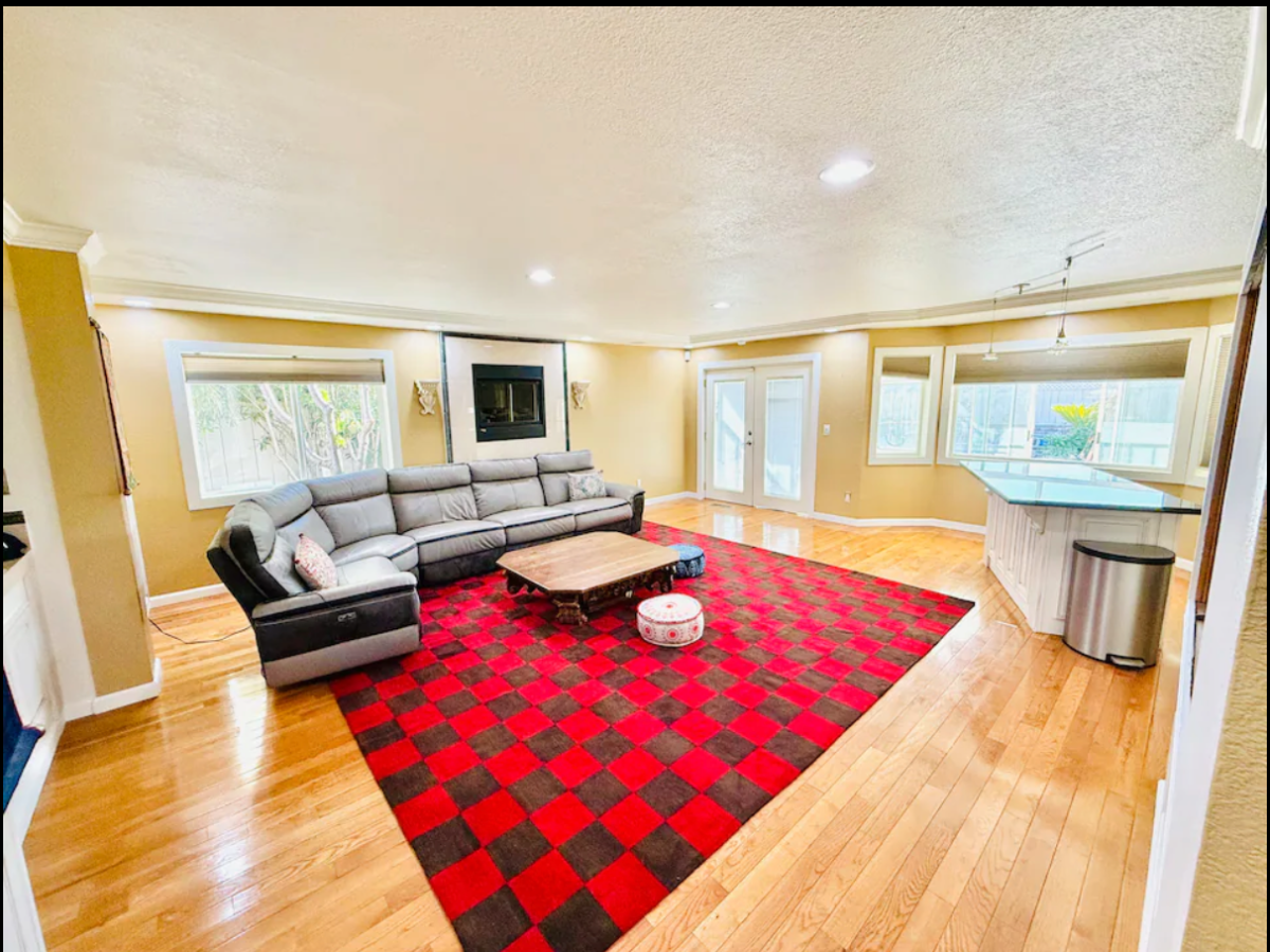 Charming, Spacious and Serene Getaway - Photo 1
