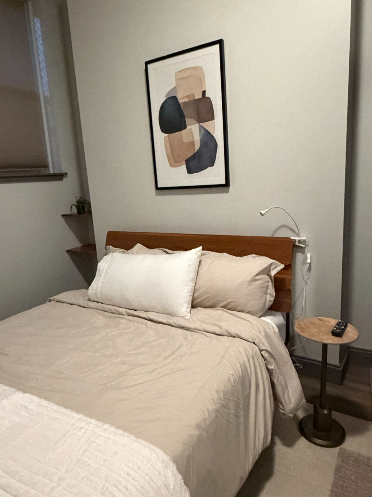 Studio One Block from Peabody, Johns Hopkins Shuttle, and Across from Mercy Hospital - Photo 4