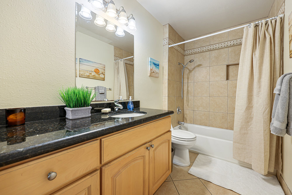 Stunning Condo in Mission Valley - Centrally located near hospitals - Photo 6
