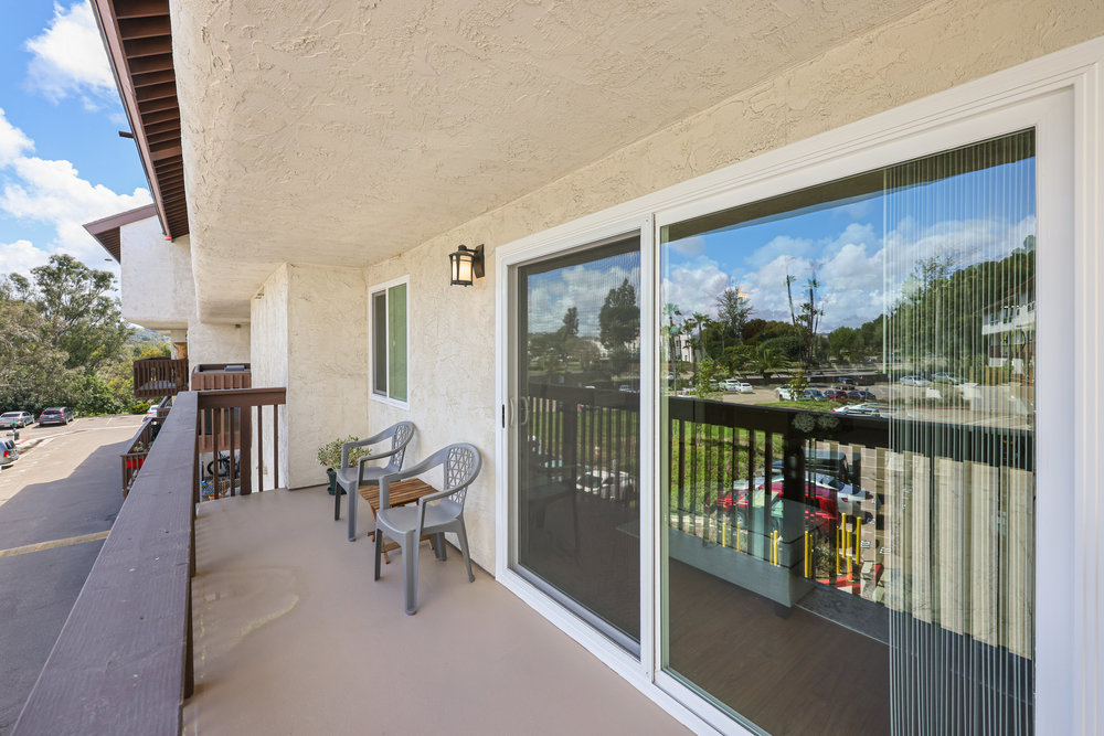 Stunning Condo in Mission Valley - Centrally located near hospitals - Photo 3