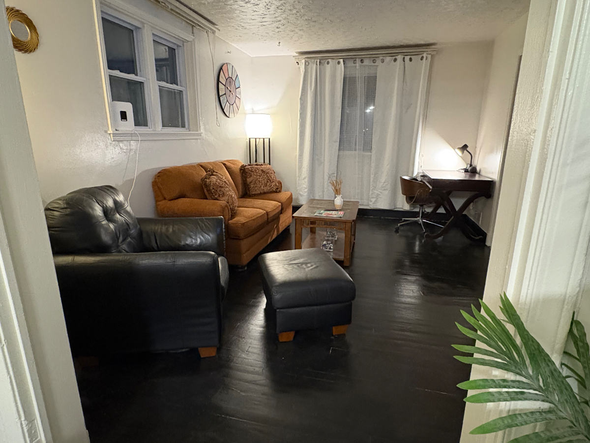 Cozy Capitol View Haven- 3BR w/ Parking - Photo 2