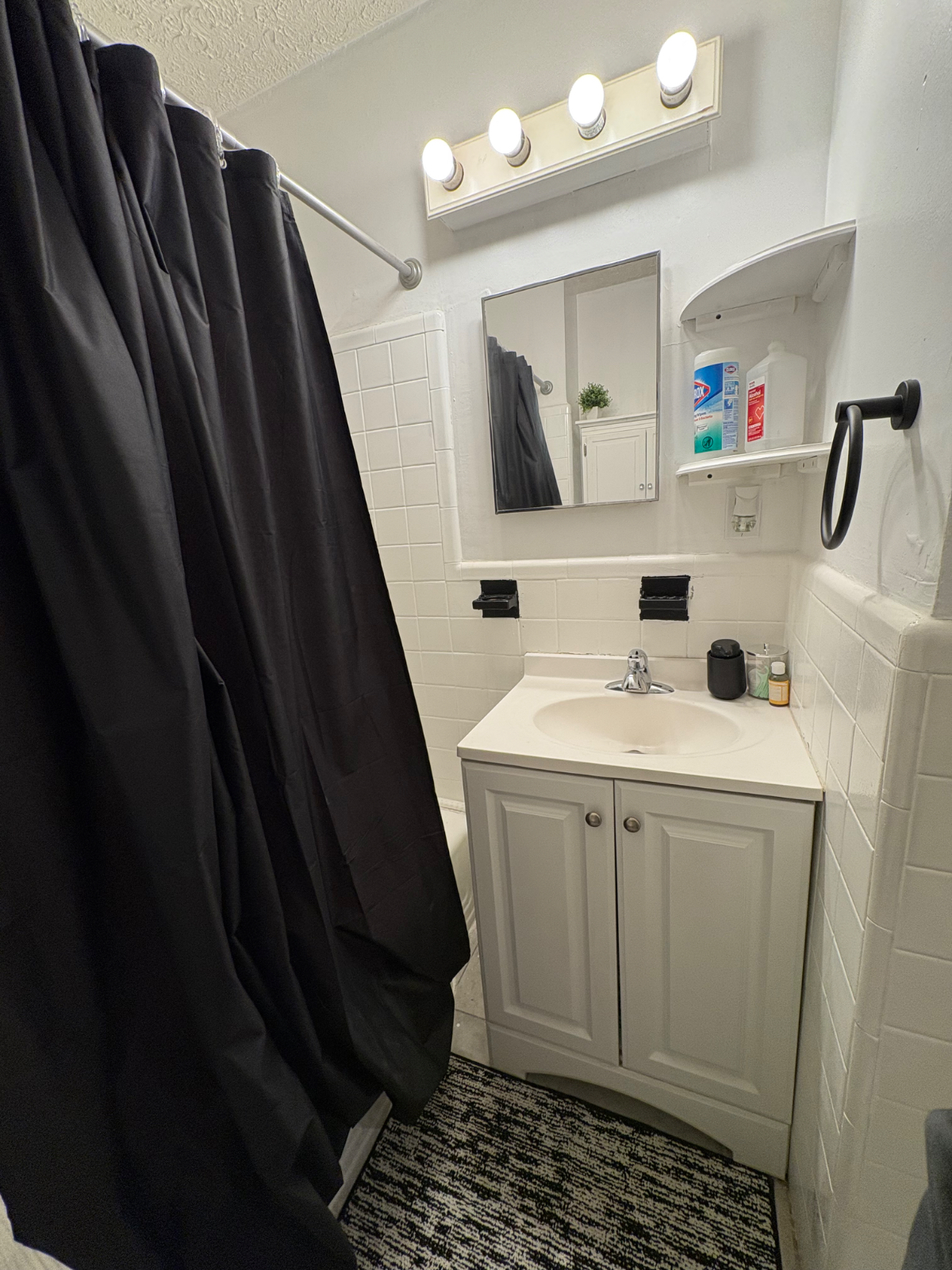 Cozy Capitol View Haven- 3BR w/ Parking - Photo 11