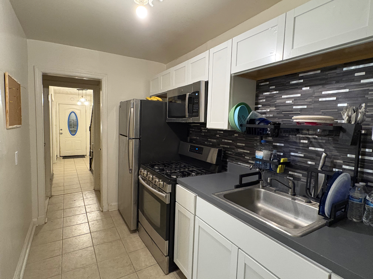 Cozy Capitol View Haven- 3BR w/ Parking - Photo 4