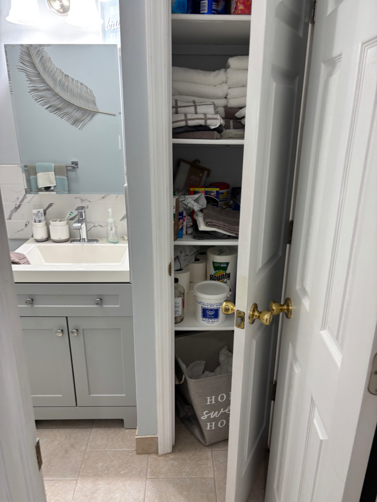Modern private 1 bedroom suite, fully furnished, quiet and close to every hospital - Photo 6