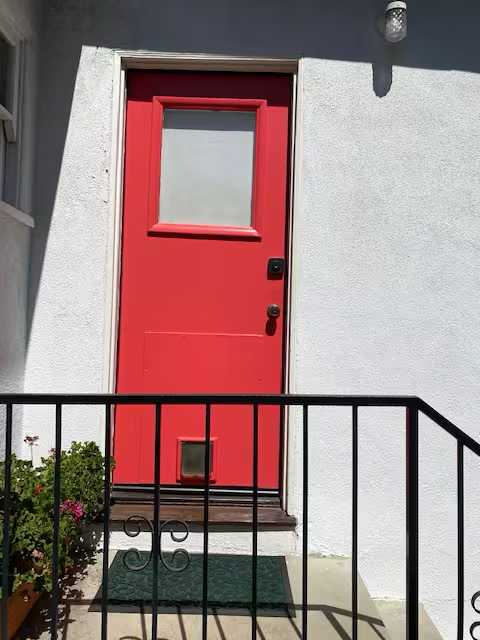 Beautiful Private Room, Private Bath, Walking Distance to Ucla - Photo 2