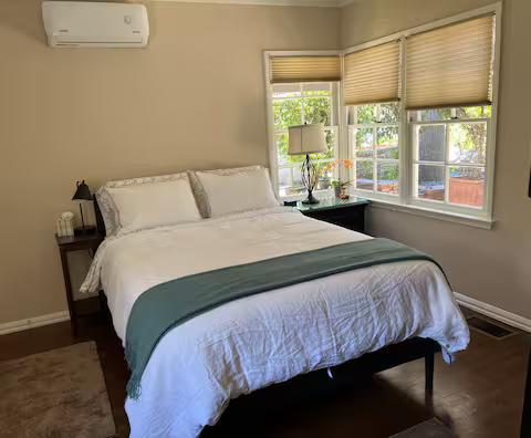 Beautiful Private Room, Private Bath, Walking Distance to Ucla - Photo 5