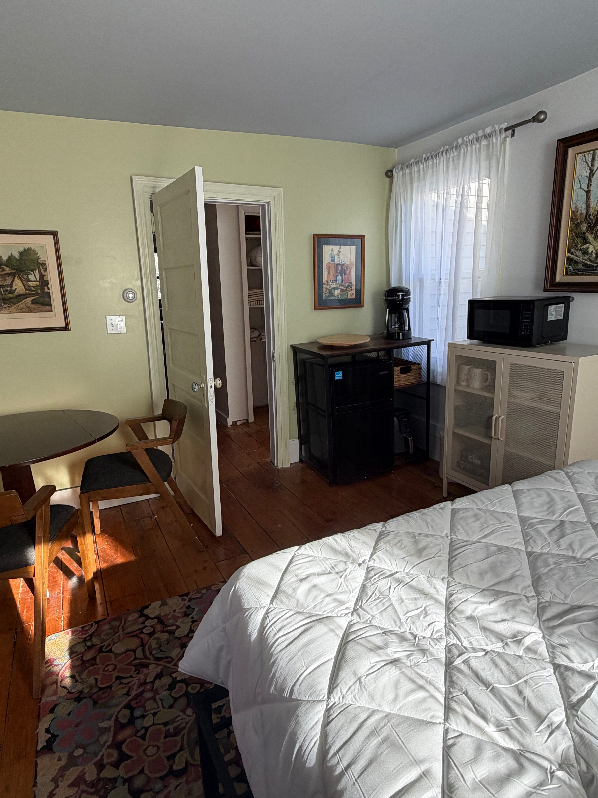 Cozy Farmhouse Suite - Photo 9
