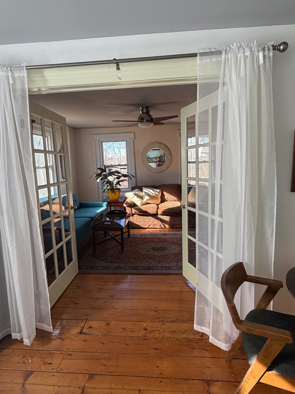 Cozy Farmhouse Suite - Photo 5