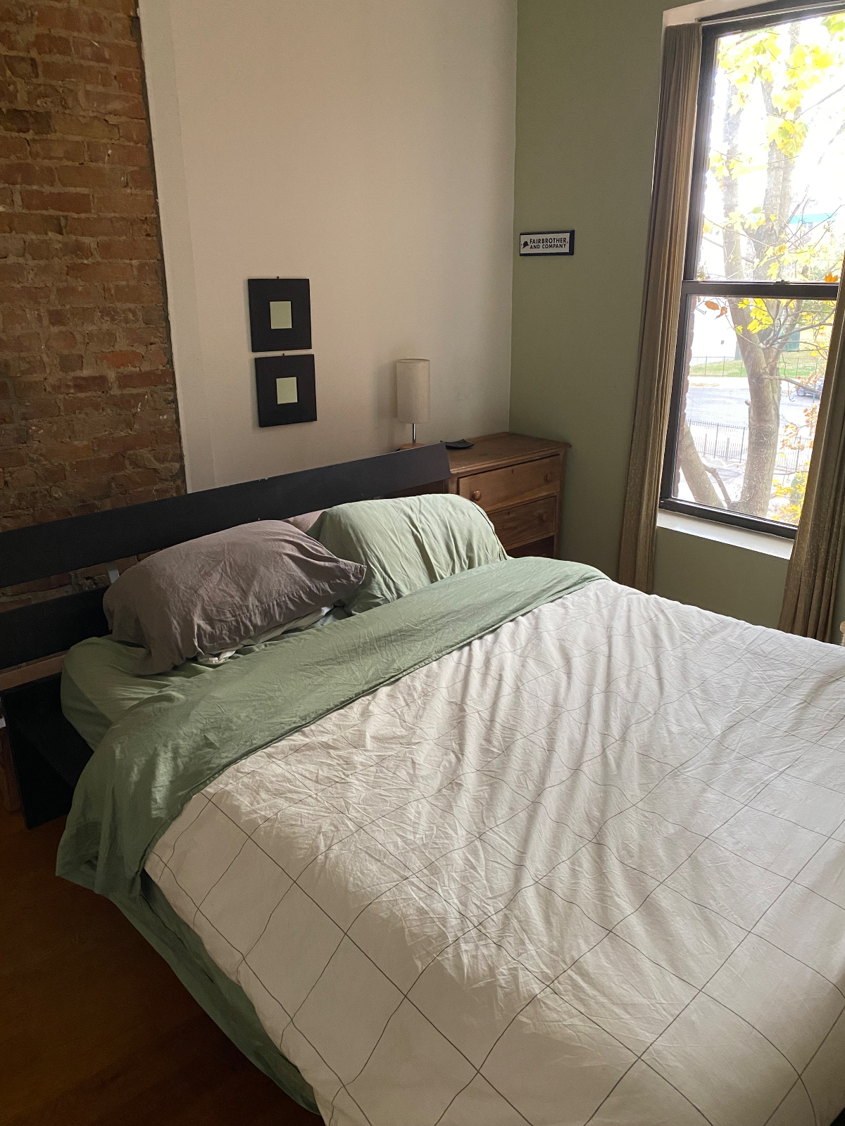 Spacious and light-filled Brooklyn 1.5 bedroom - Photo 2