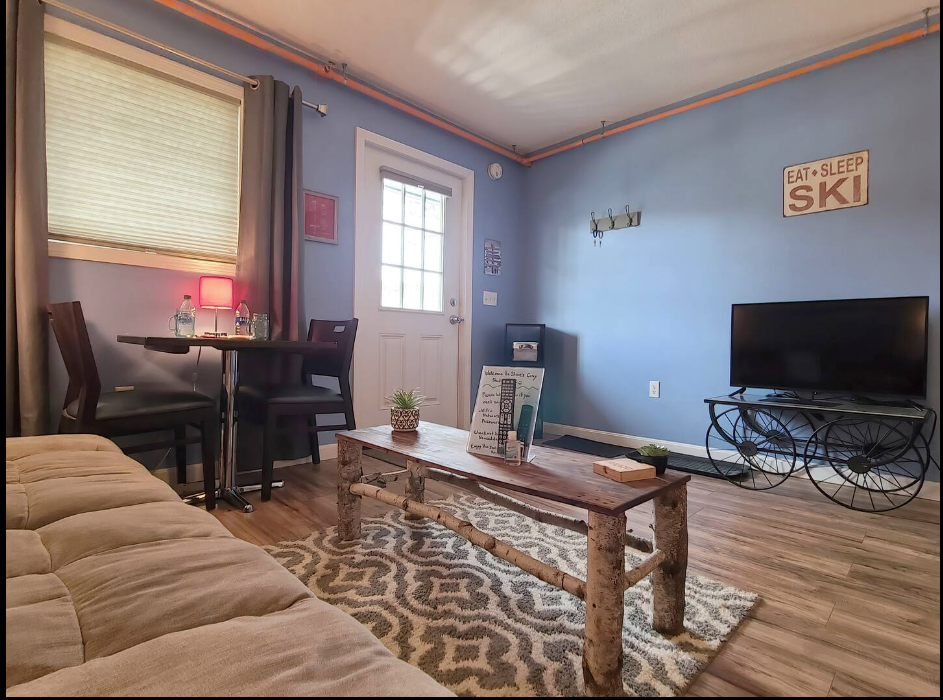 Cozy Quiet Studio, Lower Village of  Beautiful Stowe, VT...  Cat Okay - Photo 6