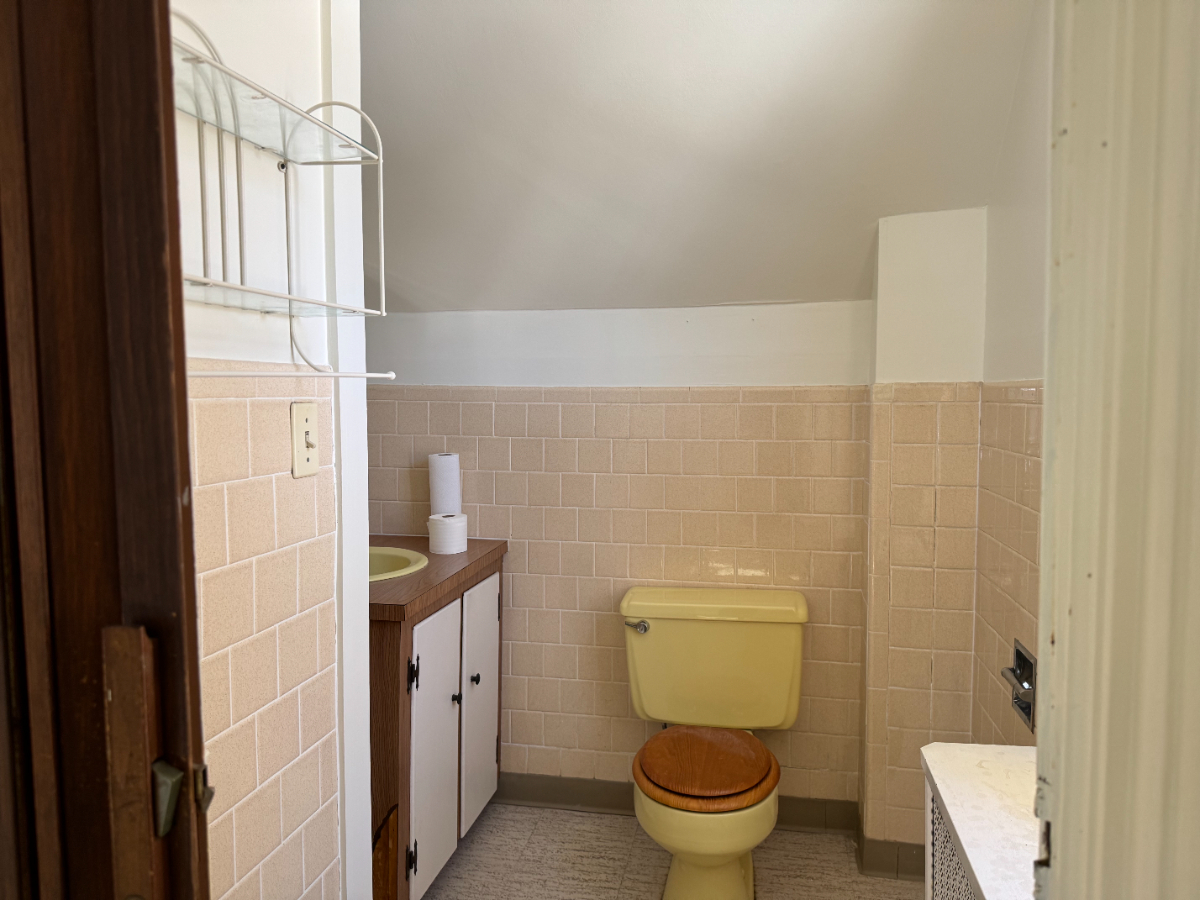 Cozy 1 bedroom apartment, fully furnished, near downtown - Photo 9