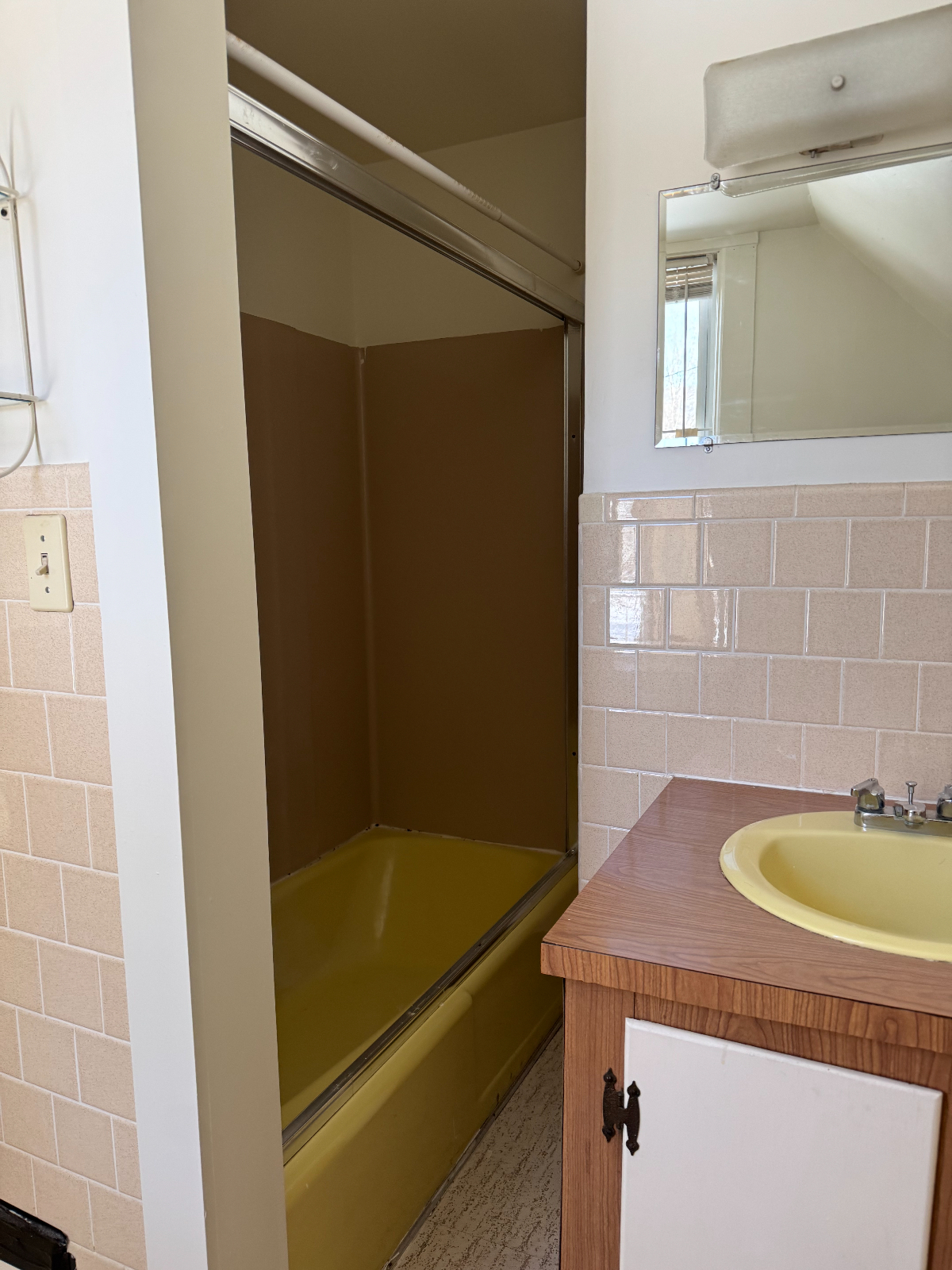 Cozy 1 bedroom apartment, fully furnished, near downtown - Photo 10