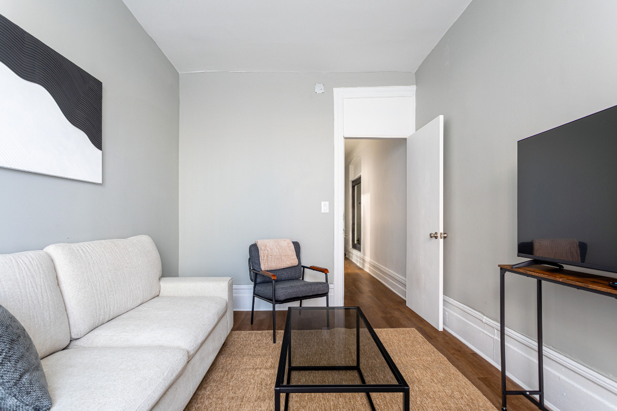 Brand New 4 Bedroom Nest To Central Park, Subways, Buses Perfect Share - Photo 2