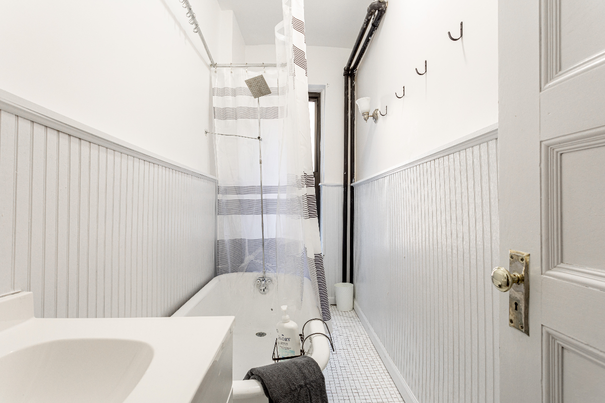Brand New 4 Bedroom Nest To Central Park, Subways, Buses Perfect Share - Photo 9