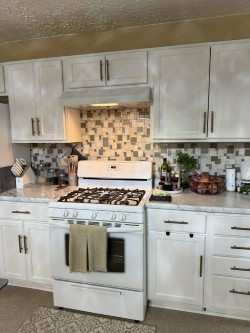 Cozy, Modern, Private Rooms 7 mins to UofR Strong Hospital, Highland & 14 mins to RGH, Unity - Photo 4