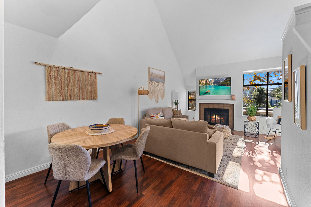 Cozy 2-BR Condo in Heart of Mission Valley, San Diego - Photo 2