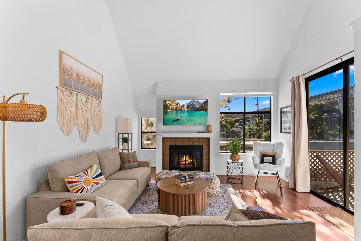 Cozy 2-BR Condo in Heart of Mission Valley, San Diego - Photo 5