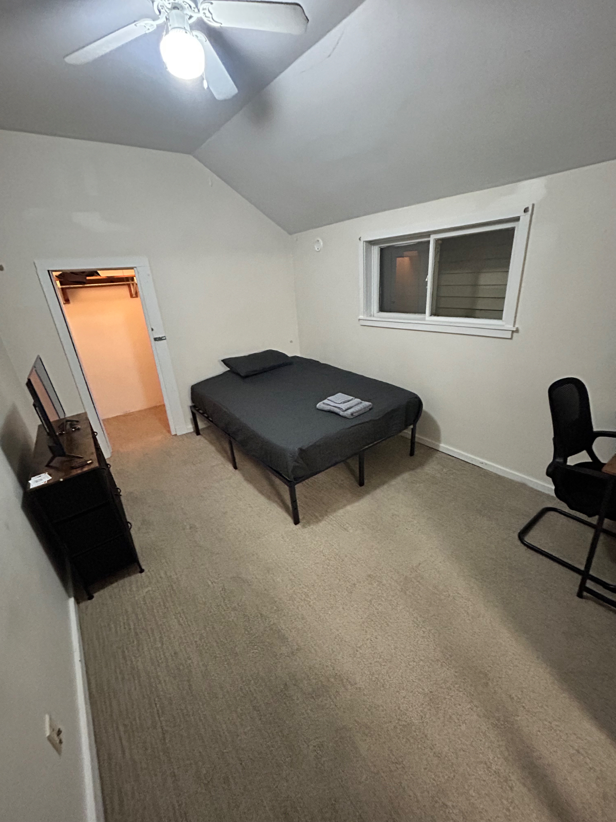 4 bedroom 2 Baths - Photo 10