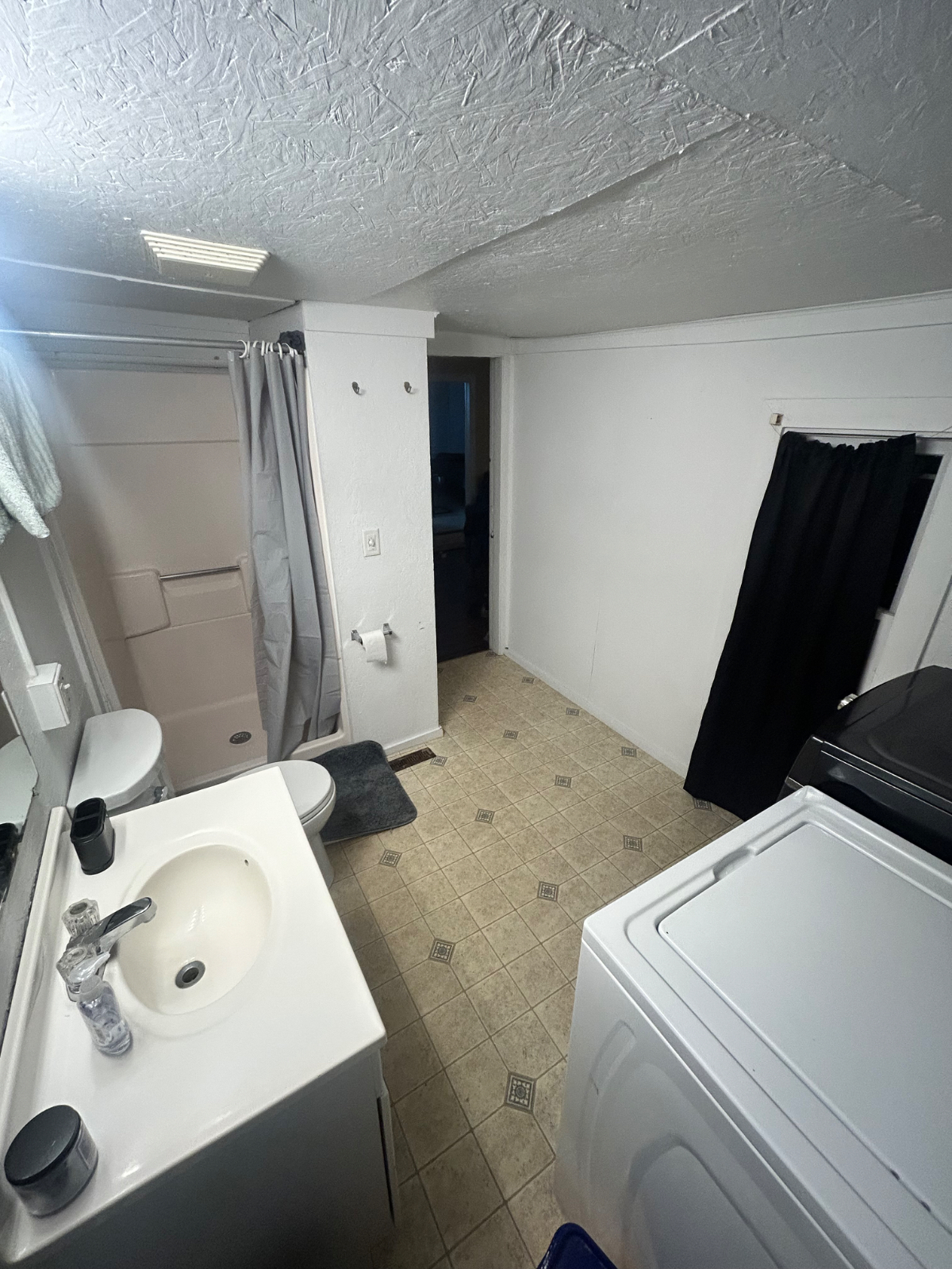 4 bedroom 2 Baths - Photo 7